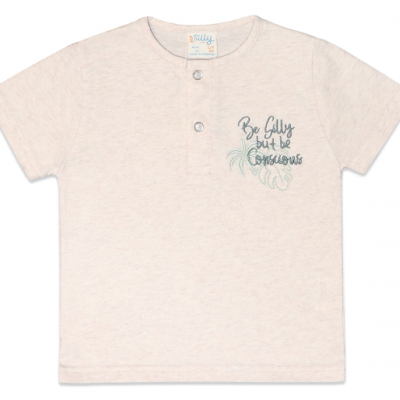 T-shirt infantil bege clara de manga curta com estampagem verde na frente