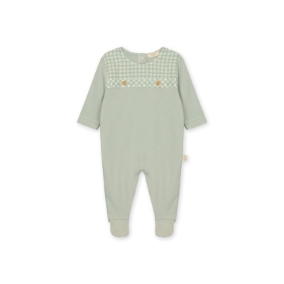 Macacão verde claro para bebé com padrão xadrez branco e verde e botões castanhos