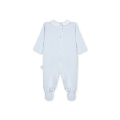 pijama azul claro de bebé com gola branca e botões frontais
