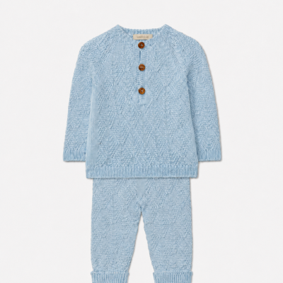 Conjunto azul claro em malha para bebé com camisola e calças
