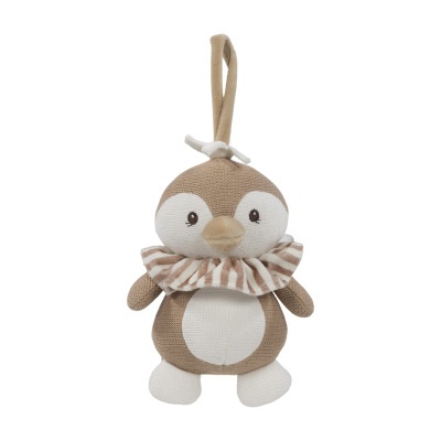 Pelúcia de pinguim tricotado castanho e branco com lenço listrado e alça para pendurar