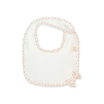 Babete branco com acabamento floral e fecho de pressão