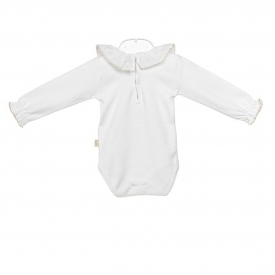 Body branco de bebé com mangas compridas e gola com folhos