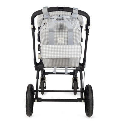 Carrinho de bebé preto com mochila cinzenta xadrez