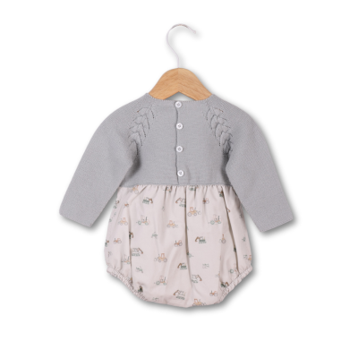 Macacão de bebé cinzento com tecido bege estampado