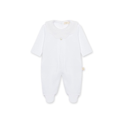 Macacão branco para bebé com gola decorativa e botão pérola