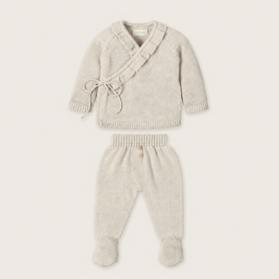 Conjunto beige malha bebé com camisola e calças com pezinho