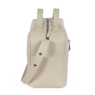 Mala bege em pele sintética com alça ajustável e fecho zipper