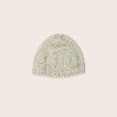 Gorro de malha cinzento claro com textura tricotada