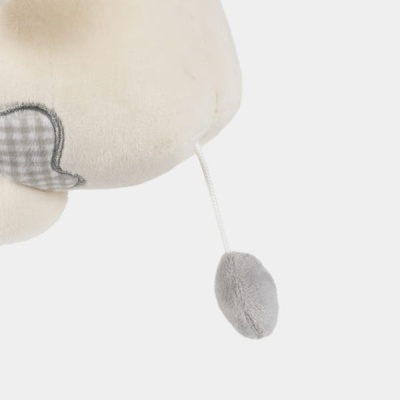 Peluche branco com detalhe xadrez e pendente cinza