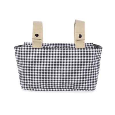 Bolsa padrão xadrez preto e branco com alças bege e botão negro