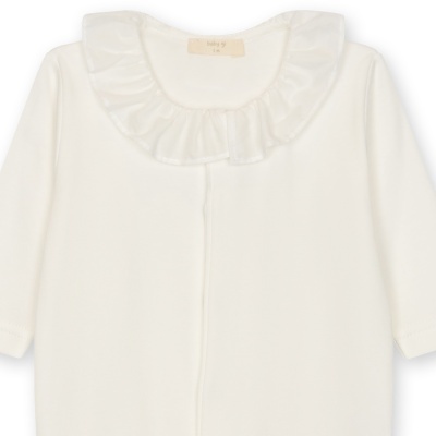 Body branco de bebé com gola franzida e mangas compridas