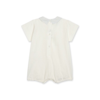 Macacão de bebé branco com gola riscada azul e branca