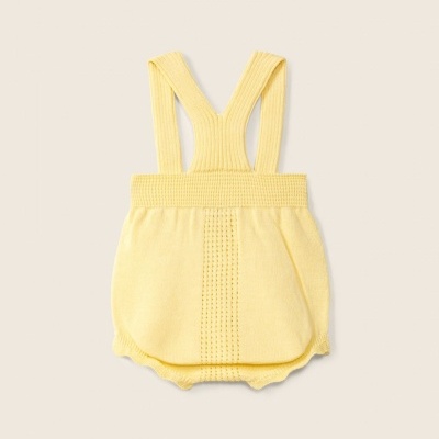 Jardineira de malha amarela para bebé