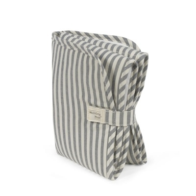 Bolsa ou estojo listrado cinza e branco com etiqueta Walking Mum
