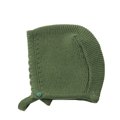 Gorro de malha verde texturado com botão verde