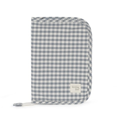 capa em tecido aos quadrados cinza e branco com etiqueta e fita do fecho