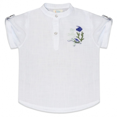 Camisola infantil branca com bordado de tartaruga, coral e peixe azul e texto 'Be Silly'