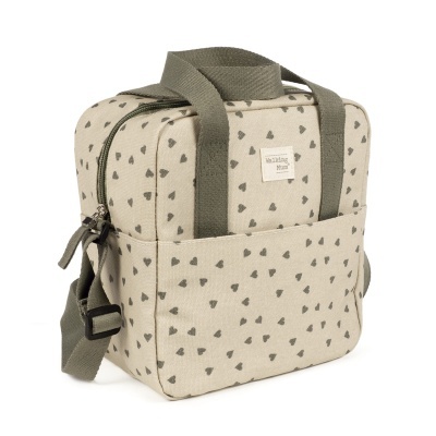 Mala térmica quadrada bege com padrão de corações pretos e alças verdes