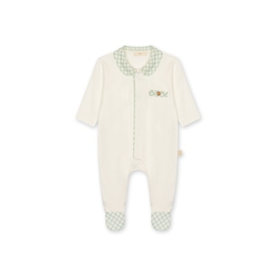 Babygrow branco com padrão quadriculado verde e branco na gola, pés e bolso
