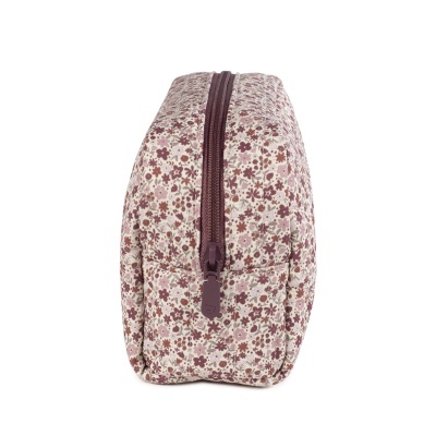Estojos ou bolsa com padrão floral rosa e lilás com fecho castanho