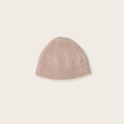 Gorro de malha rosa claro com borda canelada