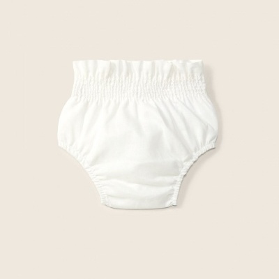 Culote branco para bebé com cintura elástica e franzida