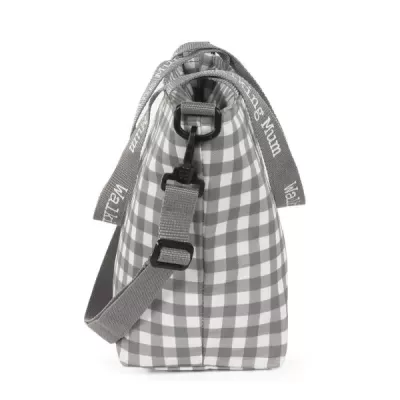 Bolsa estilo saco xadrez cinza e branco com alça cinza e texto branco