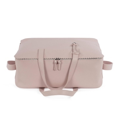 Mala de viagem cor-de-rosa clara com fecho metálico e alças