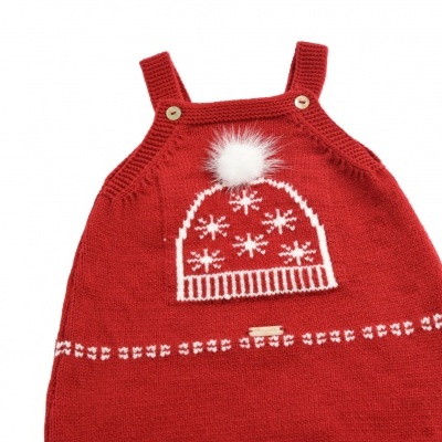 Vestido vermelho de malha com decoração de gorro e pompom branco