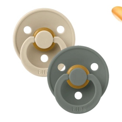 Dois chupetas redondas BIBS bege claro e cinza com três orifícios e argola central