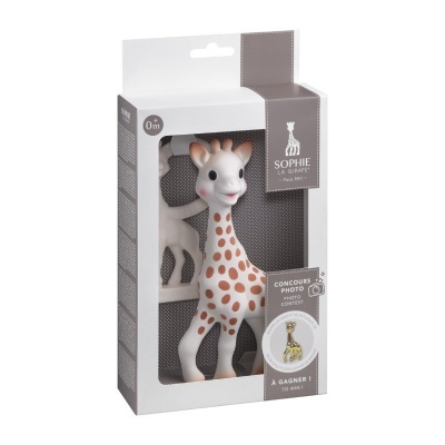 Caixa branca de brinquedo Sophie a Girafa com texto e girafa de silicone branca com manchas laranja