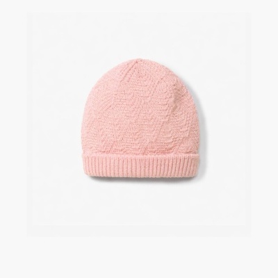 Gorro de malha rosa claro com padrão texturizado