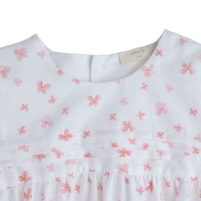 Vestido de bebé branco com flores cor-de-rosa e etiqueta baby gap 12-18