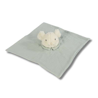 Manta cinza clara com cabeça de rato em pelúcia no centro