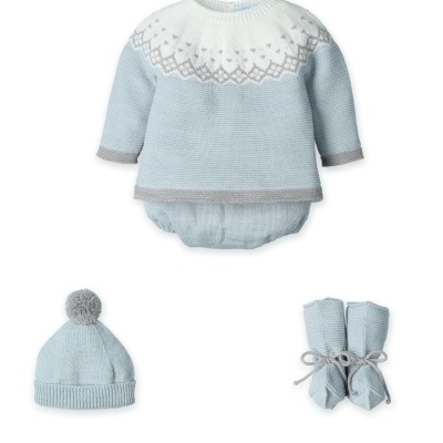 Conjunto de roupa de bebé em malha azul clara, branca e cinza