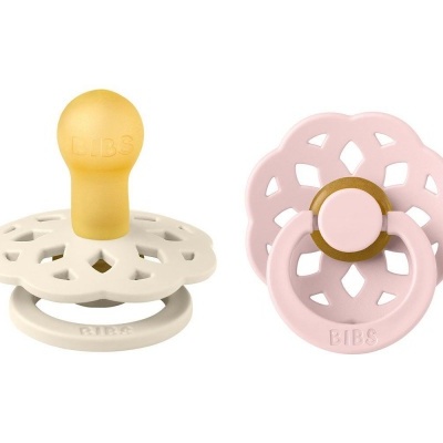 Dois biberões para bebé BIBS, um bege com tetina amarela e outro rosa com anel dourado