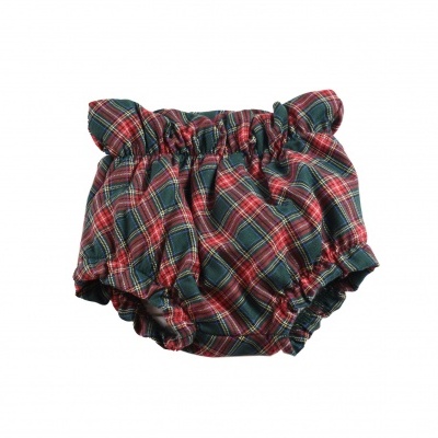 Fralda ou tapa-fraldas para bebé em padrão xadrez colorido.