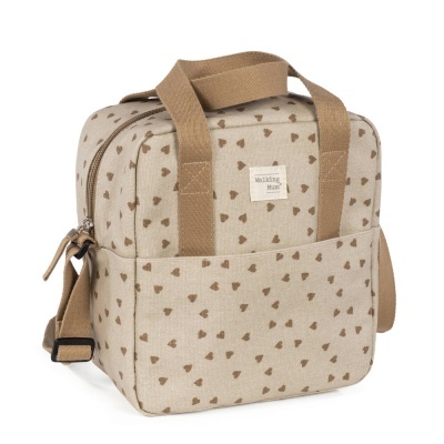 Mala quadrada bege com padrão de corações castanhos e alças castanhas