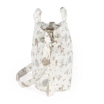 Mochila branca com padrão de animais e fecho metálico