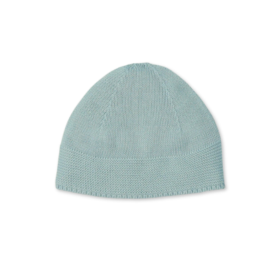 Gorro azul claro de malha com padrão diferente entre superior e inferior