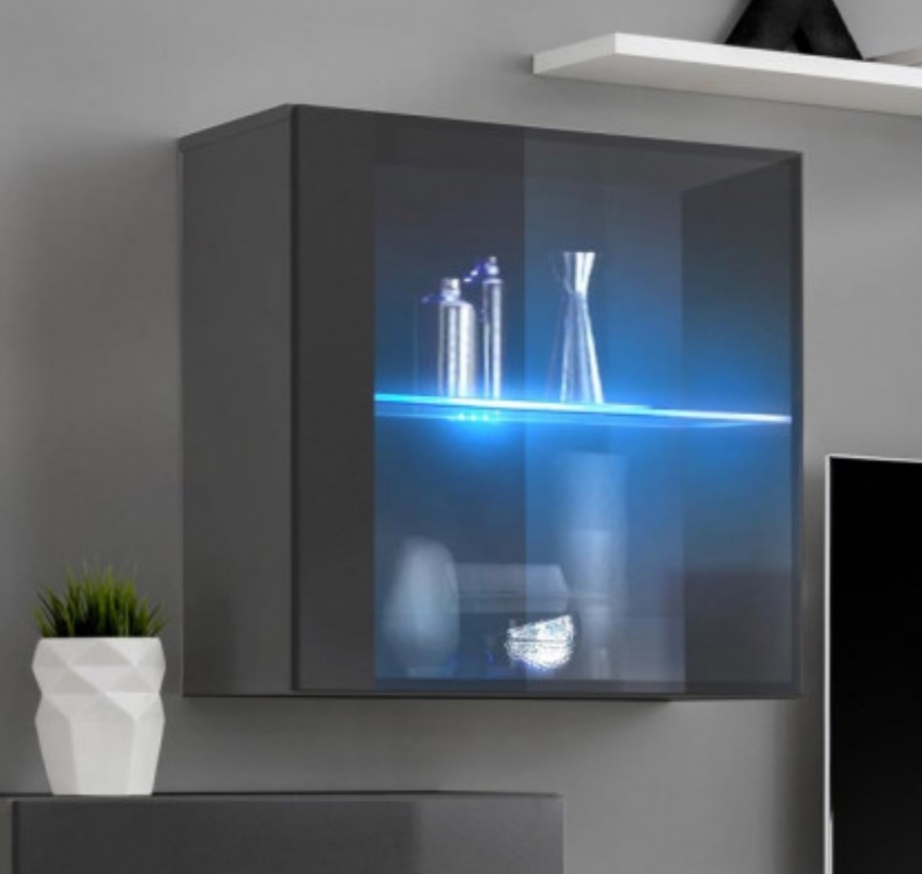 Móvel de parede cinza com porta de vidro azul e iluminação LED