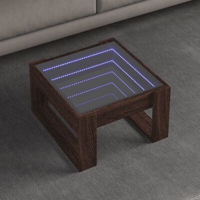 Mesa de centro quadrada em madeira castanha escura com tampo de vidro e luzes LED azuis
