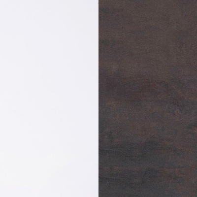 Dois tipos de madeira lado a lado; madeira branca lisa e madeira escura com textura.