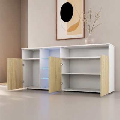 Móvel branco com portas de madeira clara abertas e prateleiras, decoração com quadro e vaso em fundo bege