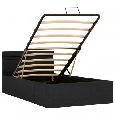 Cama de arrumação com estrado de ripas de madeira e estrutura preta