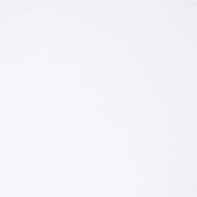 Fundo branco liso sem elementos visíveis