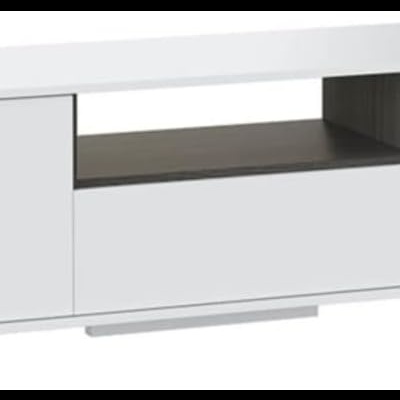 Móvel de televisão branco moderno com portas e compartimento aberto.