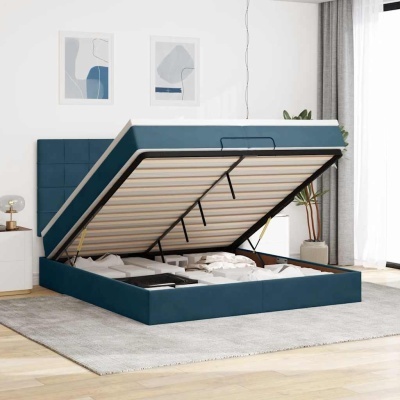 Cama estofada azul com arrumação aberta e base de ripas