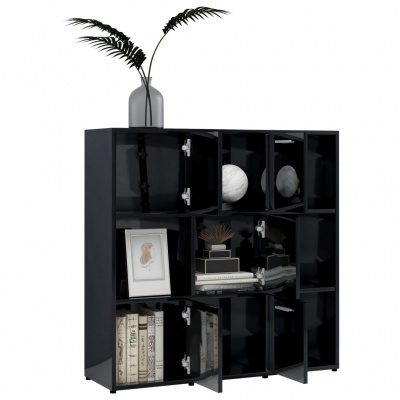Estante modular preta com portas de vidro, livros, objetos decorativos e vaso com folhas verdes no topo